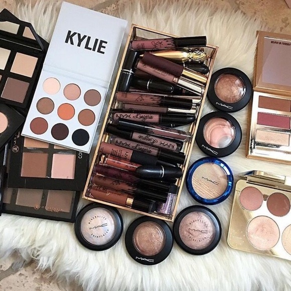 ULTIMATE Makeup Mystery Box !! - Picture 2 of 6